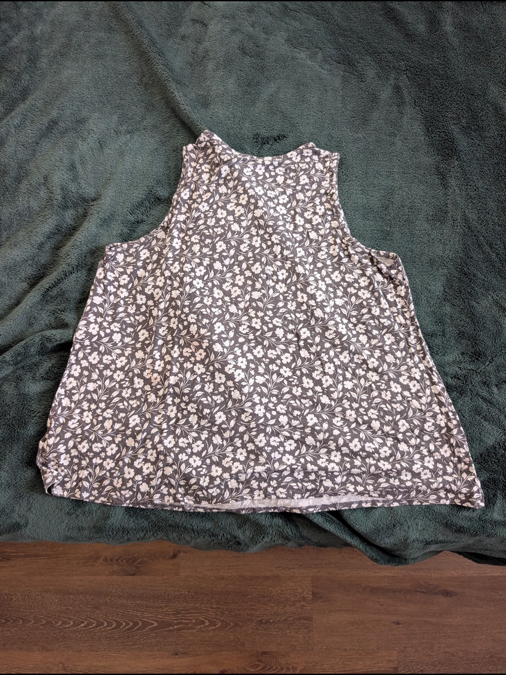Women’s Floral Tank Top - Picture 4 of 4